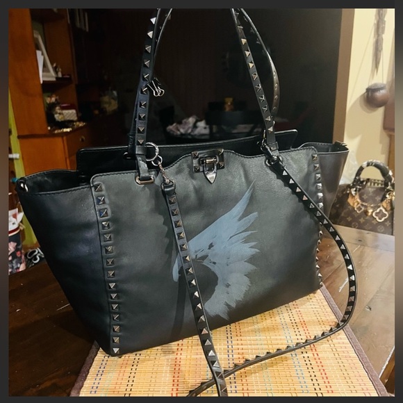 Valentino ROCKSTUD 3 /Way💥SUPER GORG BOLD SEXY ELEGANT💥Large 13” - Picture 3 of 16